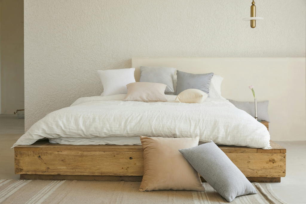 Selecting the Perfect Cushions: Tips for Comfort and Style in Every Room